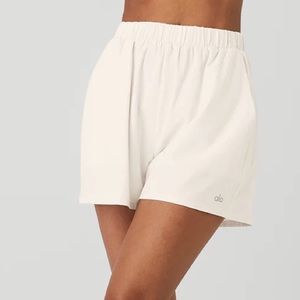 Alo Yoga Ready Set Shorts in Ivory